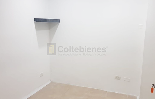 Casa comercial de 2 niveles en arriendo en Laureles.