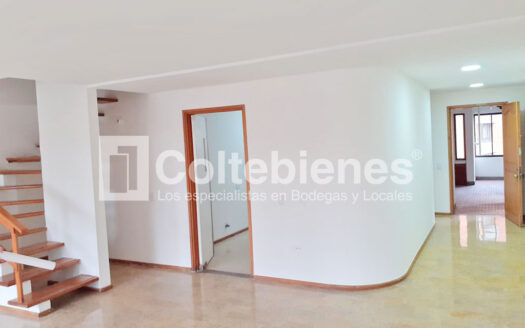 Apartamento Dúplex para oficina en La Aguacatala-Medellín