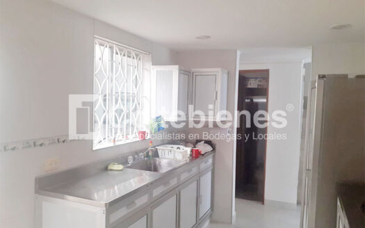 Arriendo de casa comercial para oficinas en Medellín