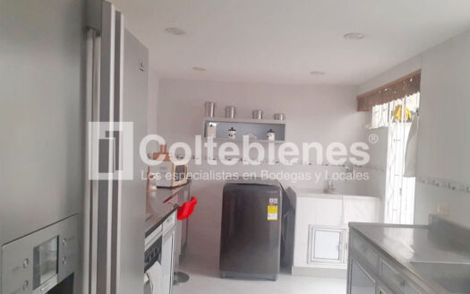 Arriendo de casa comercial para oficinas en Medellín