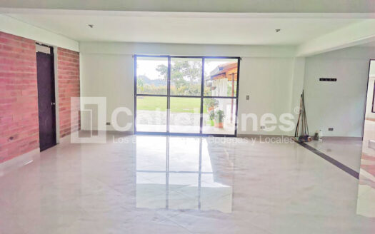 Venta de casa lote en Santa Elena-Medellín