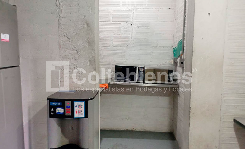 BODEGA-495-35863_7