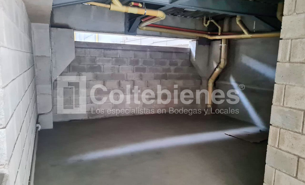 BODEGA-495-41367-68_10.