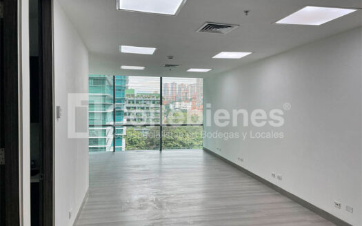 Oficina en arriendo en El Poblado-Medellín