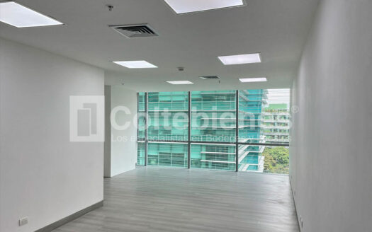 Oficina en arriendo en El Poblado-Medellín