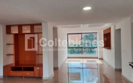 Apartamento en arriendo en El Poblado-Medellín