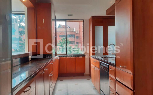 Apartamento en arriendo en El Poblado-Medellín