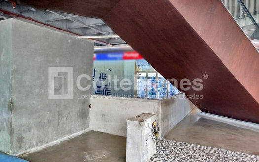 Local tipo burbuja en arriendo/venta en Envigado-Antioquia
