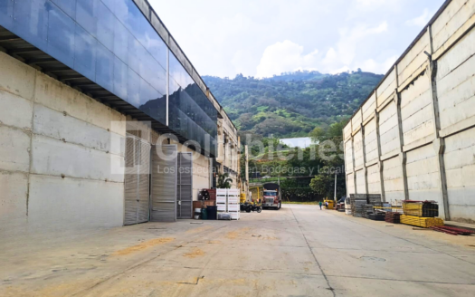 Bodega para estrenar en arriendo en Girardota-Antioquia