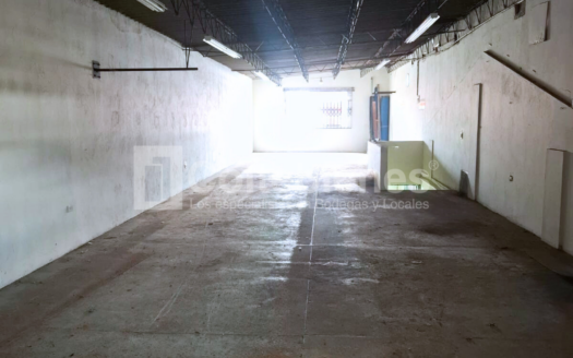 Bodega esquinera en arriendo en Perpetuo Socorro-Medellín