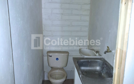 Bodega esquinera en arriendo en Perpetuo Socorro-Medellín