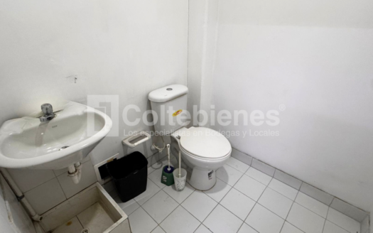 Amplia oficina en arriendo en Capricentro-Itagüí