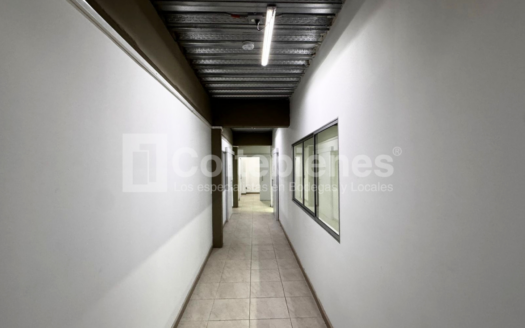 Amplia oficina en arriendo en Capricentro-Itagüí