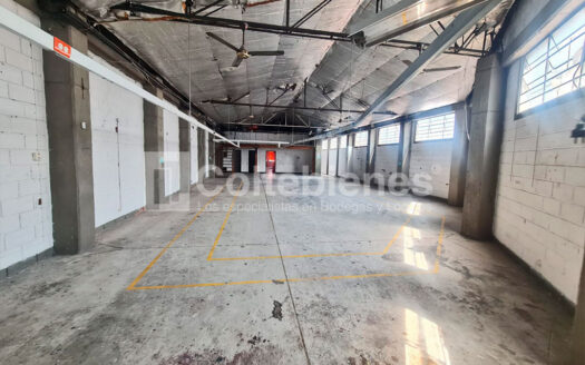 Bodega de 330 m² en arriendo en Barrio Colombia-Medellín