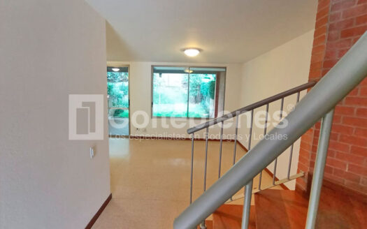 Hermosa casa en arriendo en la Loma del Chocho-Envigado